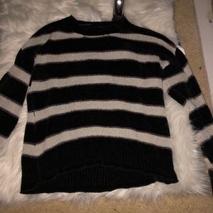 RUE 21 SUPER SOFT SWEATER